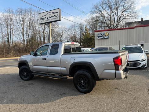 Used 2019 Toyota Tacoma SR w/ SX Package image 5
