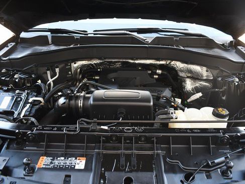 Used 2020 Ford Explorer XLT w/ Equipment Group 202A AWD/4WD image 29