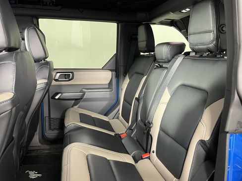 Used 2024 Ford Bronco Wildtrak image 14