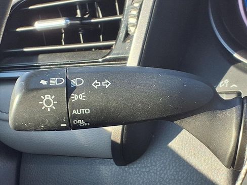 Used 2024 Toyota Camry SE image 13