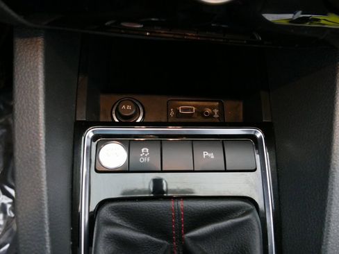 Used 2017 Volkswagen Jetta GLI image 19