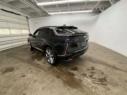 Certified 2024 Cadillac Lyriq Luxury w/ LPO, Floor Liner Package image 4