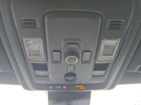 Used 2025 Chevrolet Tahoe High Country AWD/4WD image 39