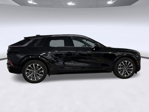 Certified 2024 Cadillac Lyriq Sport w/ LPO, Floor Liner Package AWD/4WD image 7