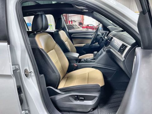 Used 2021 Volkswagen Atlas Cross Sport SEL AWD/4WD image 29