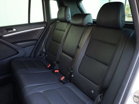 Used 2016 Volkswagen Tiguan R-Line image 21