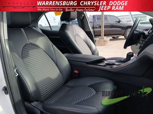 Used 2024 Toyota Camry SE image 17