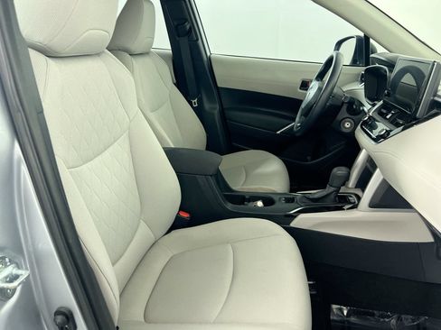 Used 2023 Toyota Corolla Cross L FWD image 24