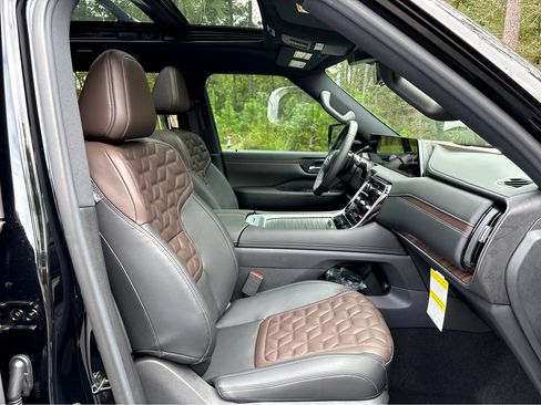 New 2026 Nissan Armada Platinum Reserve image 14