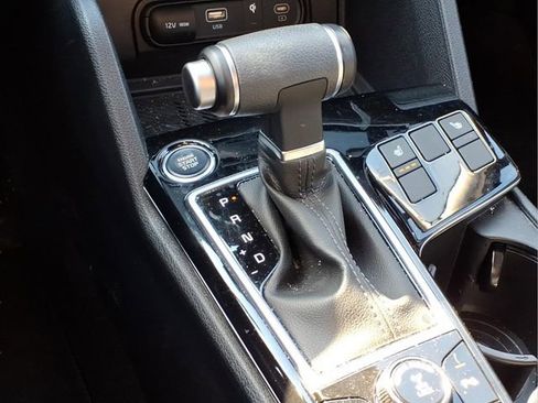 Used 2024 Kia Sportage EX image 12