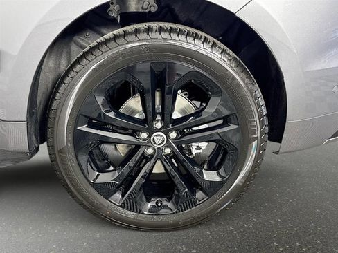 Used 2026 Jaguar F-PACE R-Dynamic S image 33