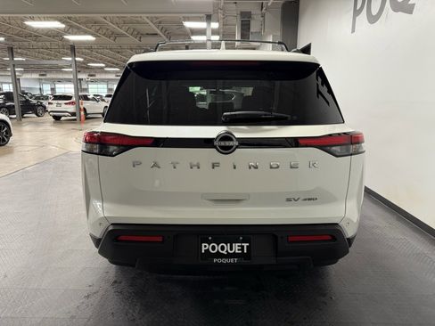Used 2024 Nissan Pathfinder SV image 5