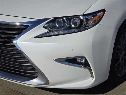 Used 2018 Lexus ES 350 image 10