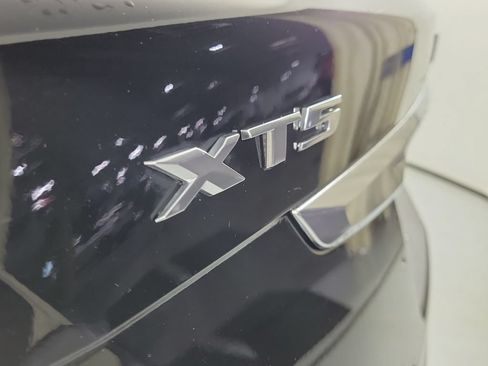 Certified 2023 Cadillac XT5 Sportv w/ Platinum Package AWD/4WD image 6