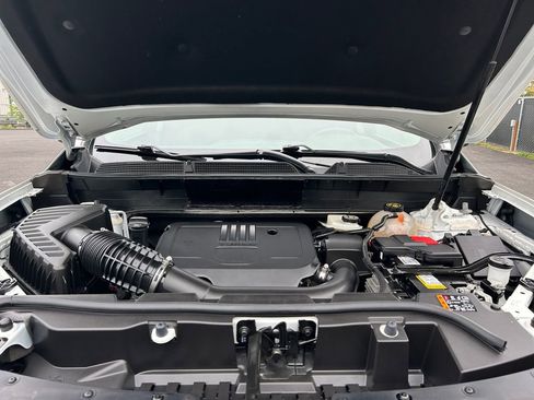 Used 2022 GMC Acadia SLE FWD image 30
