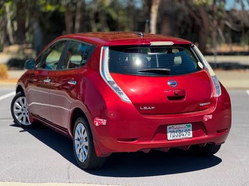 Used 2013 Nissan Leaf S w/ Charger Pkg FWD image 11