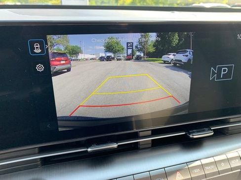 Certified 2025 Hyundai Kona SEL AWD/4WD image 32