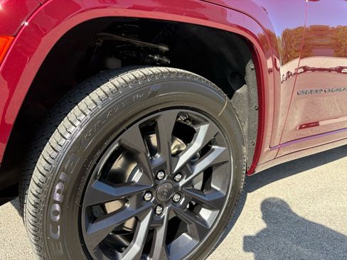 New 2026 Jeep Grand Cherokee L Limited AWD/4WD image 24
