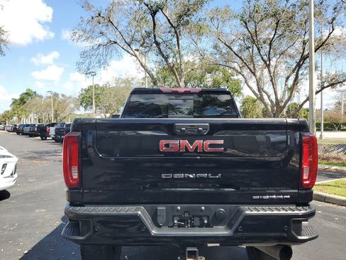 Certified 2023 GMC Sierra 2500 Denali w/ Denali Black Diamond Edition image 13