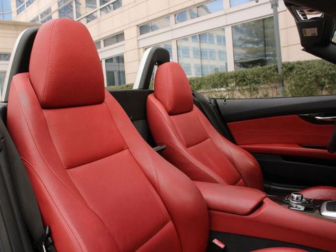 Used 2011 BMW Z4 sDrive35i image 22