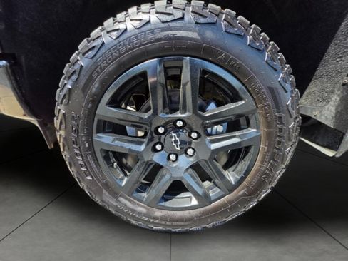 Used 2025 Chevrolet Silverado 1500 RST w/ Z71 Off-Road Package AWD/4WD image 29