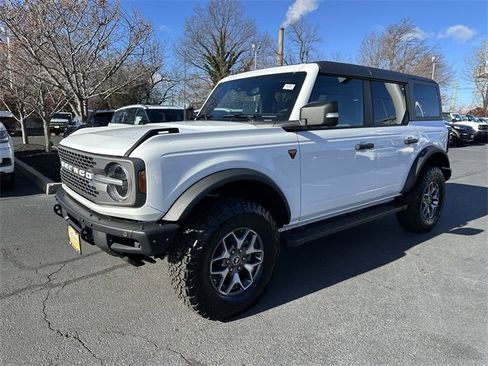 Certified 2024 Ford Bronco Badlands image 9