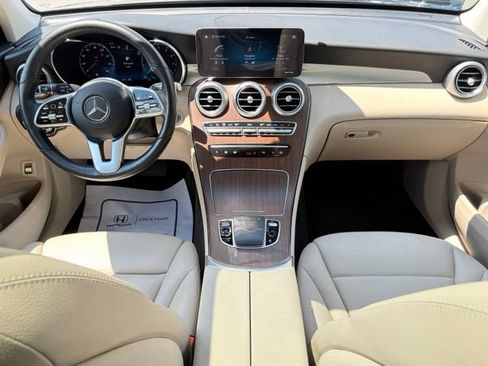 Used 2021 Mercedes-Benz GLC 300 4MATIC image 31
