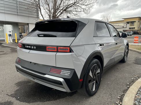 Used 2025 Hyundai Ioniq 5 SE image 8