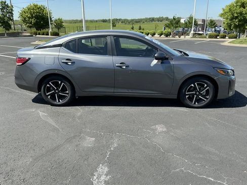 Used 2025 Nissan Sentra SV FWD image 2