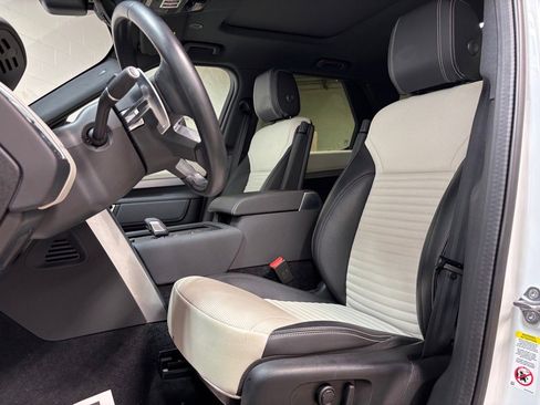 Used 2023 Land Rover Discovery S R-Dynamic image 22