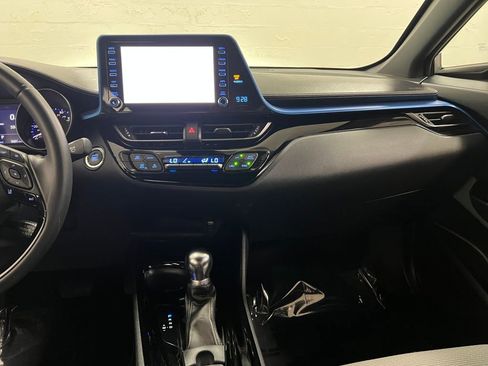 Used 2019 Toyota C-HR XLE FWD image 20