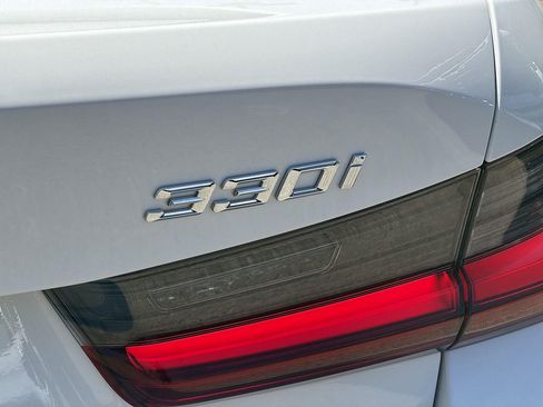 Used 2025 BMW 330i Sedan RWD image 32