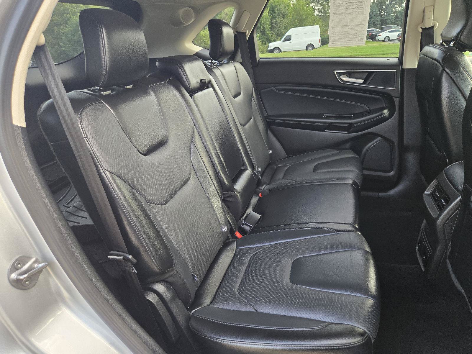 Used 2018 Ford Edge Titanium w/ Equipment Group 301A FWD image 30