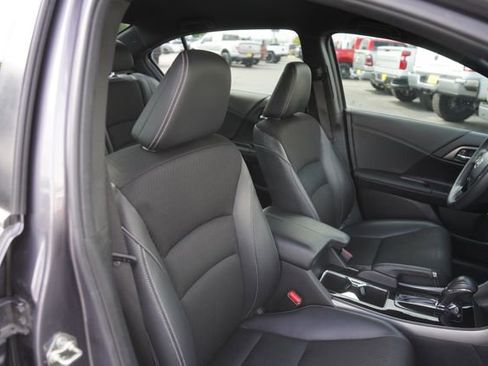 Used 2016 Honda Accord Sport image 19