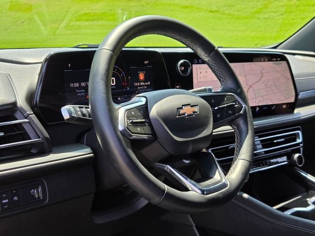 Used 2025 Chevrolet Traverse LT FWD image 11