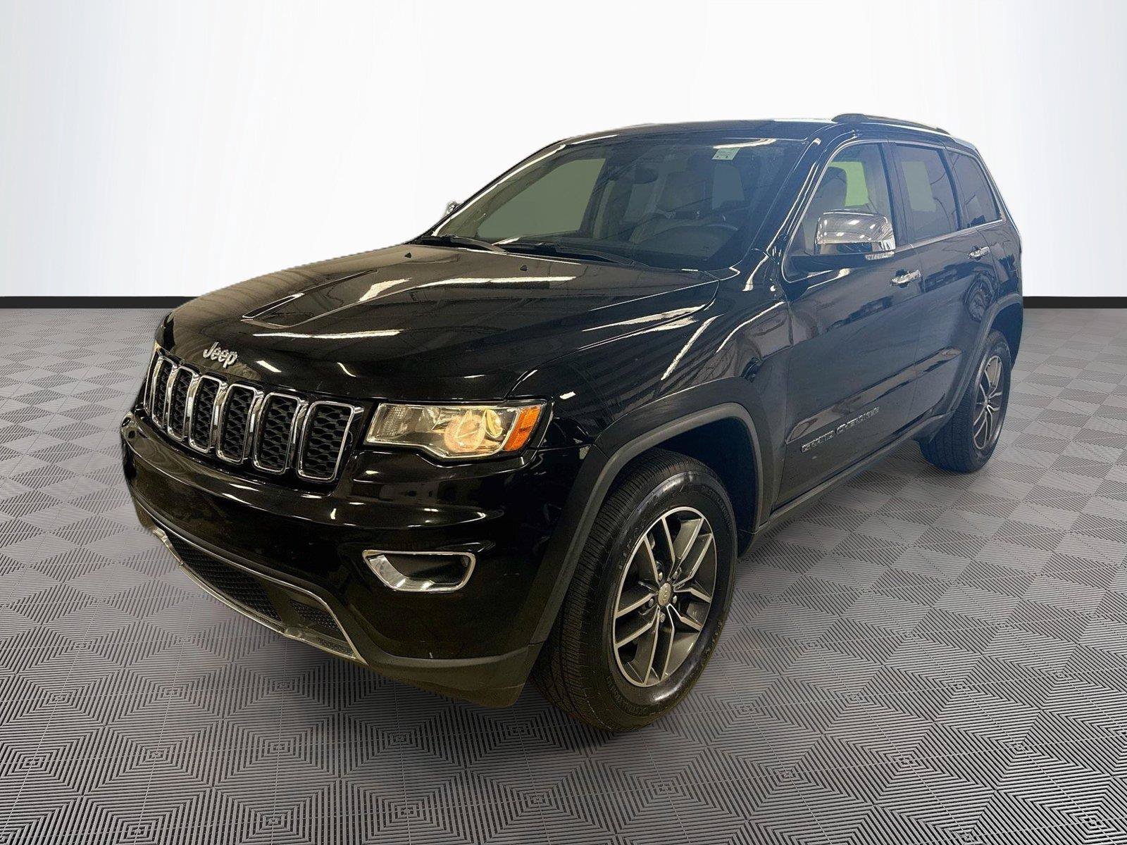Used 2018 Jeep Grand Cherokee Limited AWD/4WD image 3