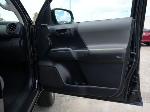 Used 2020 Toyota Tacoma SR RWD image 21