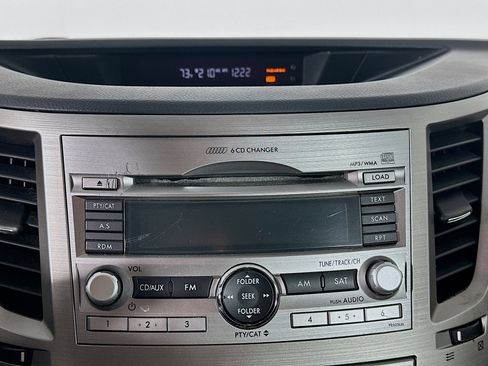 Used 2010 Subaru Legacy 2.5i Limited image 19