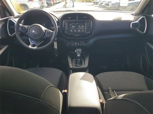 Used 2021 Kia Soul S image 12