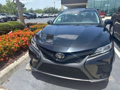 Used 2018 Toyota Camry SE w/ Moonroof Package