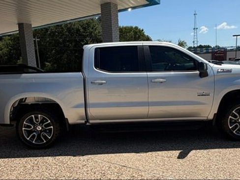 Used 2020 Chevrolet Silverado 1500 RST w/ Texas Edition AWD/4WD image 2