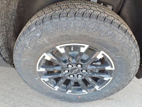 New 2026 Chevrolet Traverse Z71 w/ Enhanced Driving Package image 9