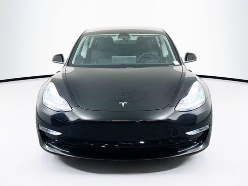 Used 2019 Tesla Model 3 Standard Range RWD image 2