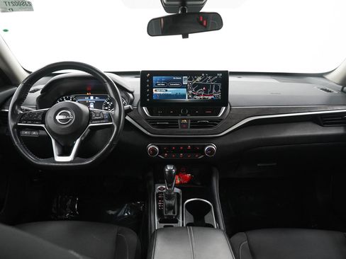 Used 2024 Nissan Altima 2.5 SV w/ SV Premium Package AWD/4WD image 14