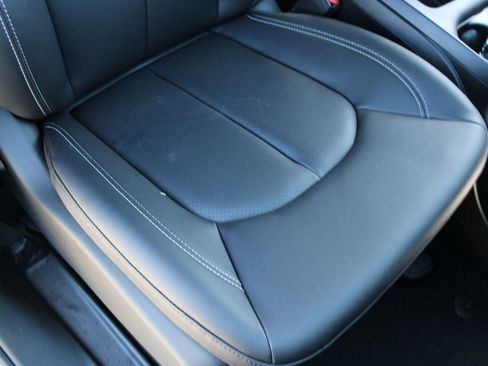 New 2026 Chrysler Pacifica Select image 14