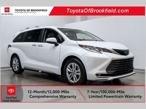 Used 2022 Toyota Sienna Limited image 1