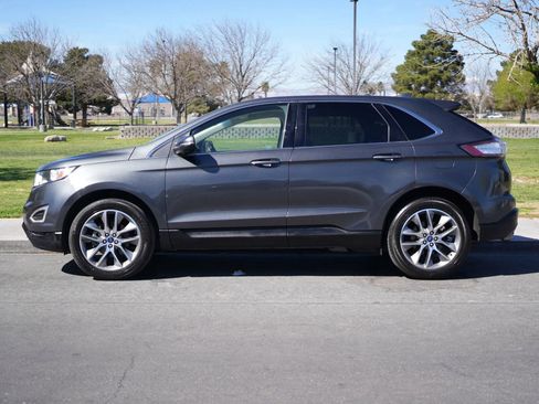 Used 2017 Ford Edge Titanium w/ Technology Package FWD image 3