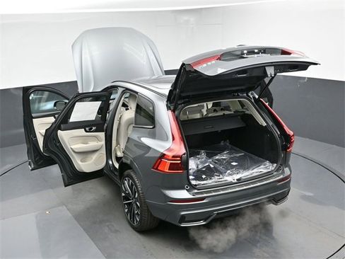 New 2026 Volvo XC60 B5 Ultra w/ Protection Package Premier image 52