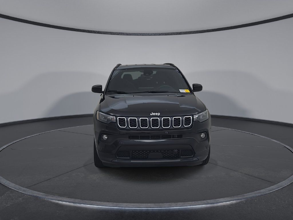 Used 2024 Jeep Compass Latitude AWD/4WD image 6