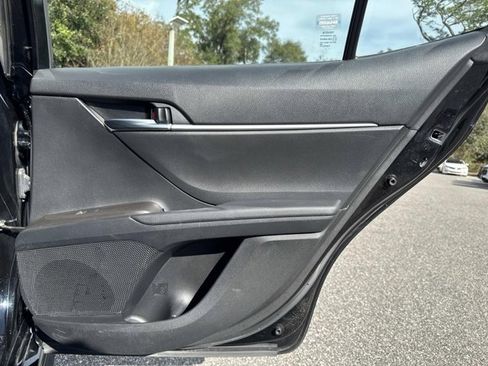 Used 2023 Toyota Camry SE image 19